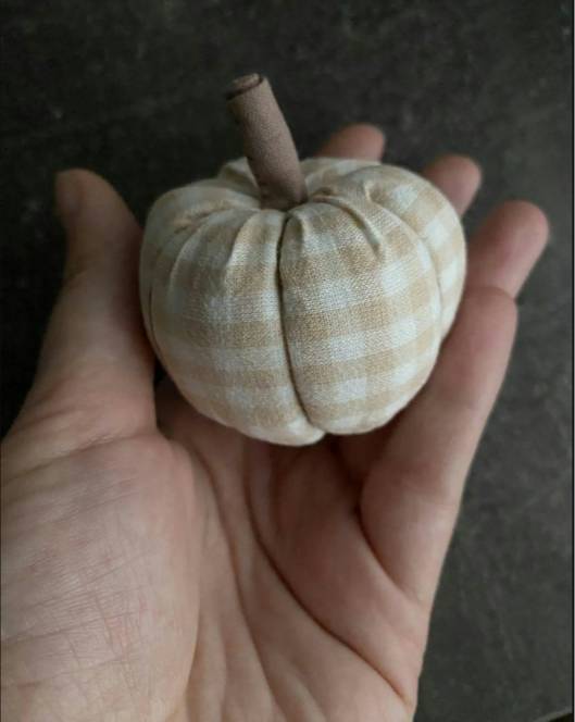 Halloween workshop: Make your own Pumpkin Handwarmer